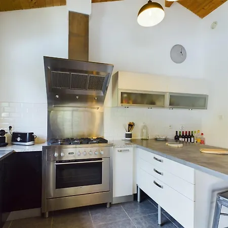 - Maison Au Calme Avec Piscine - 8 Pers Hébergement de vacances *