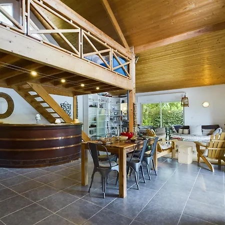 - Maison Au Calme Avec Piscine - 8 Pers