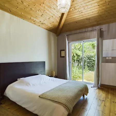 - Maison Au Calme Avec Piscine - 8 Pers