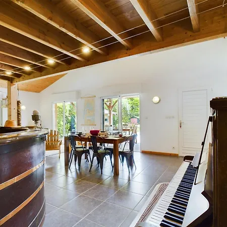 Piscine Et Serenite Pour Votre Sejour A 度假居 兰顿