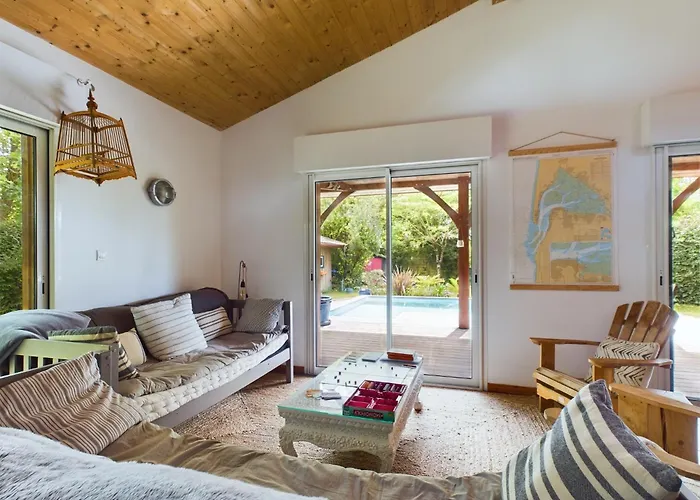 Piscine Et Serenite Pour Votre Sejour A Дом отдыха Лантон